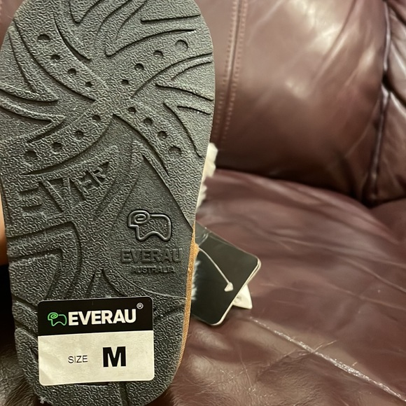 Snow boots from Australia. The brand is EVERAU, everaustralia. Never been worn. - Picture 8 of 13